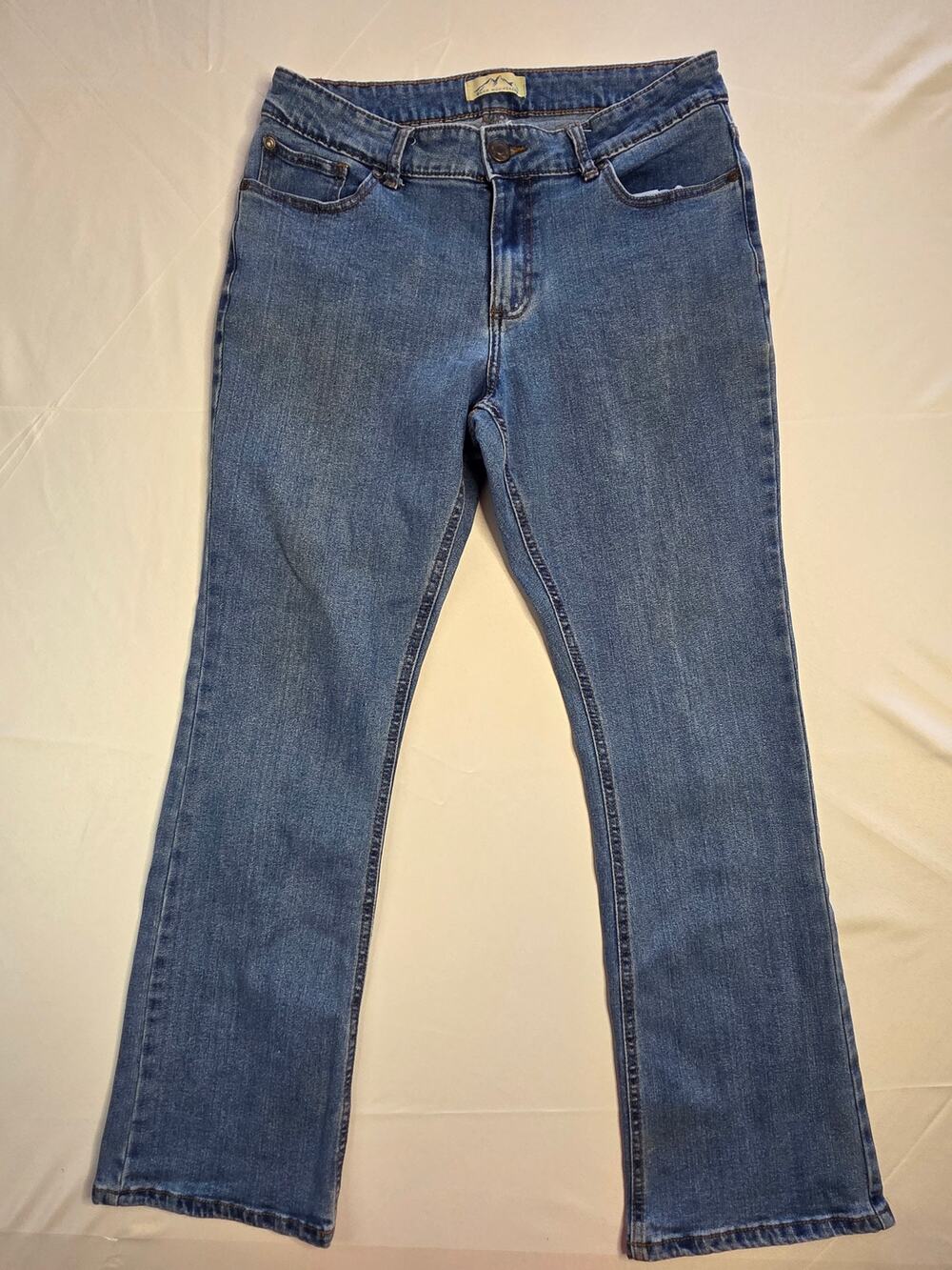 Blue Mountain Women's Straight Fit Mid-Rise Bootcut Jeans Size 10